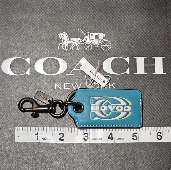 (UNISEX)COACH BOTTLE OPENER KEY FOB / KEYCHAIN W/COACH PRINT (NWT) - Picture 8 of 10